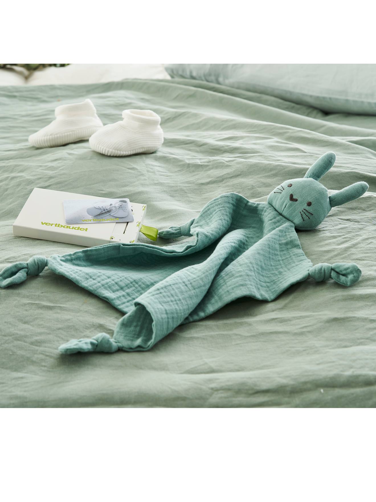 Doudou personnalisable en gaze de coton + hochet rond vert