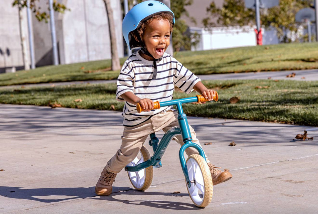 Draisienne junior, légère, équipée d'une double roue arrière vert