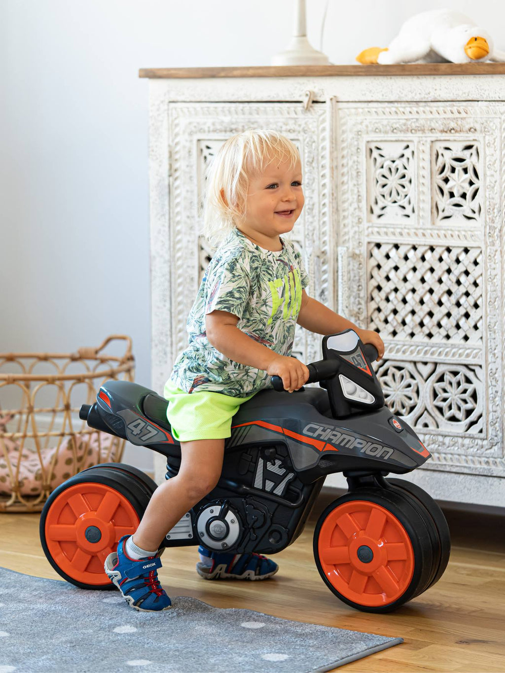 Draisienne moto street avec roues silencieuses gris anthracite et orange