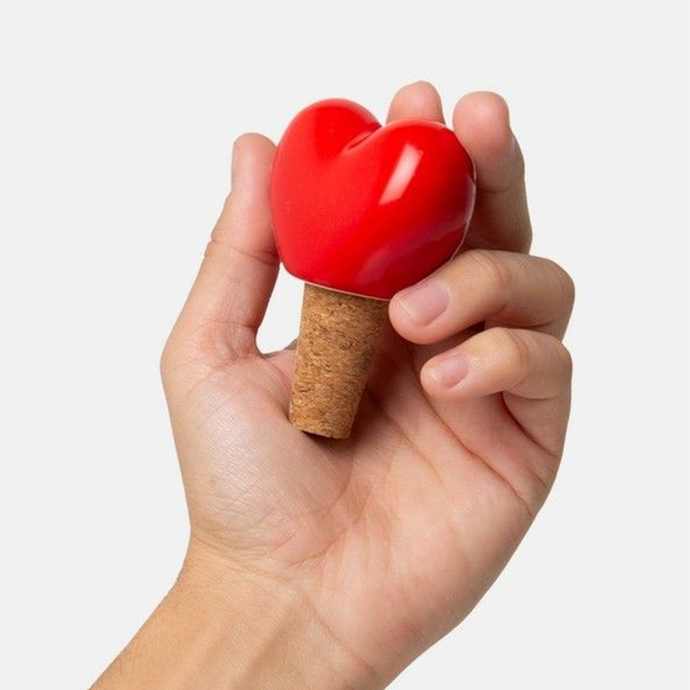 Bouchon cœur en céramique sur fond clair