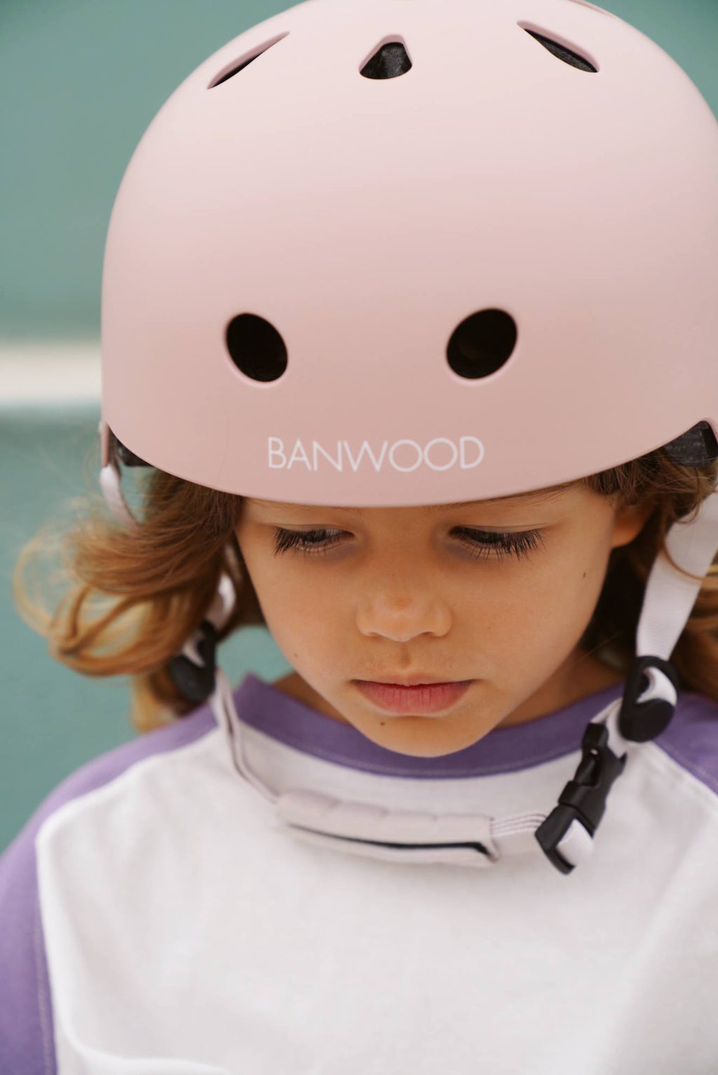 Eco casque en abs recyclé durable rose pâle