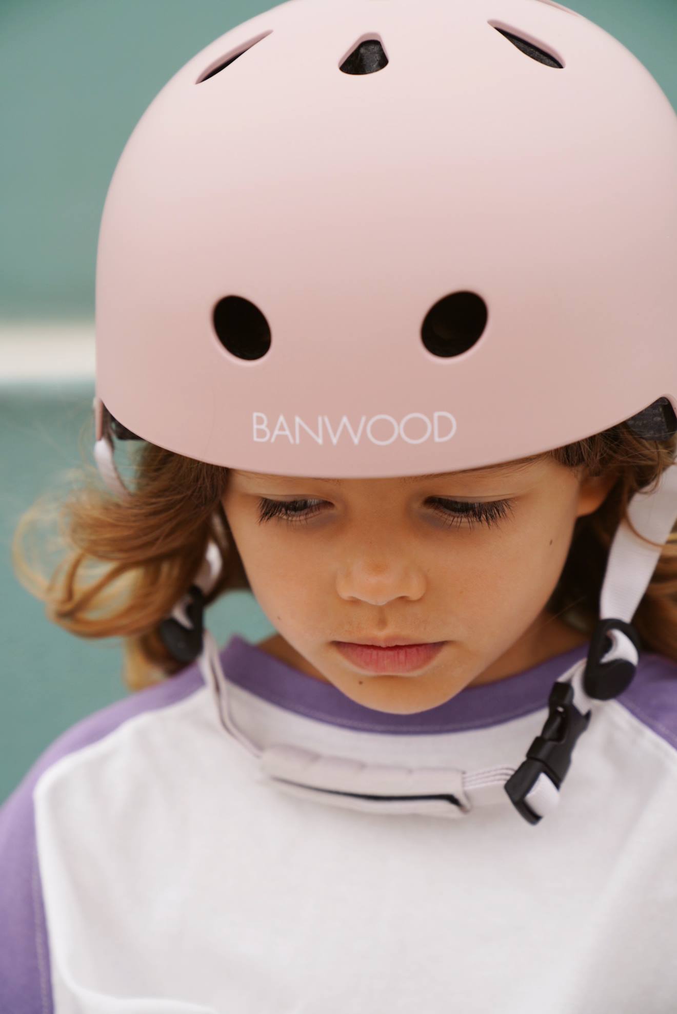 Eco casque en abs recyclé durable rose pâle