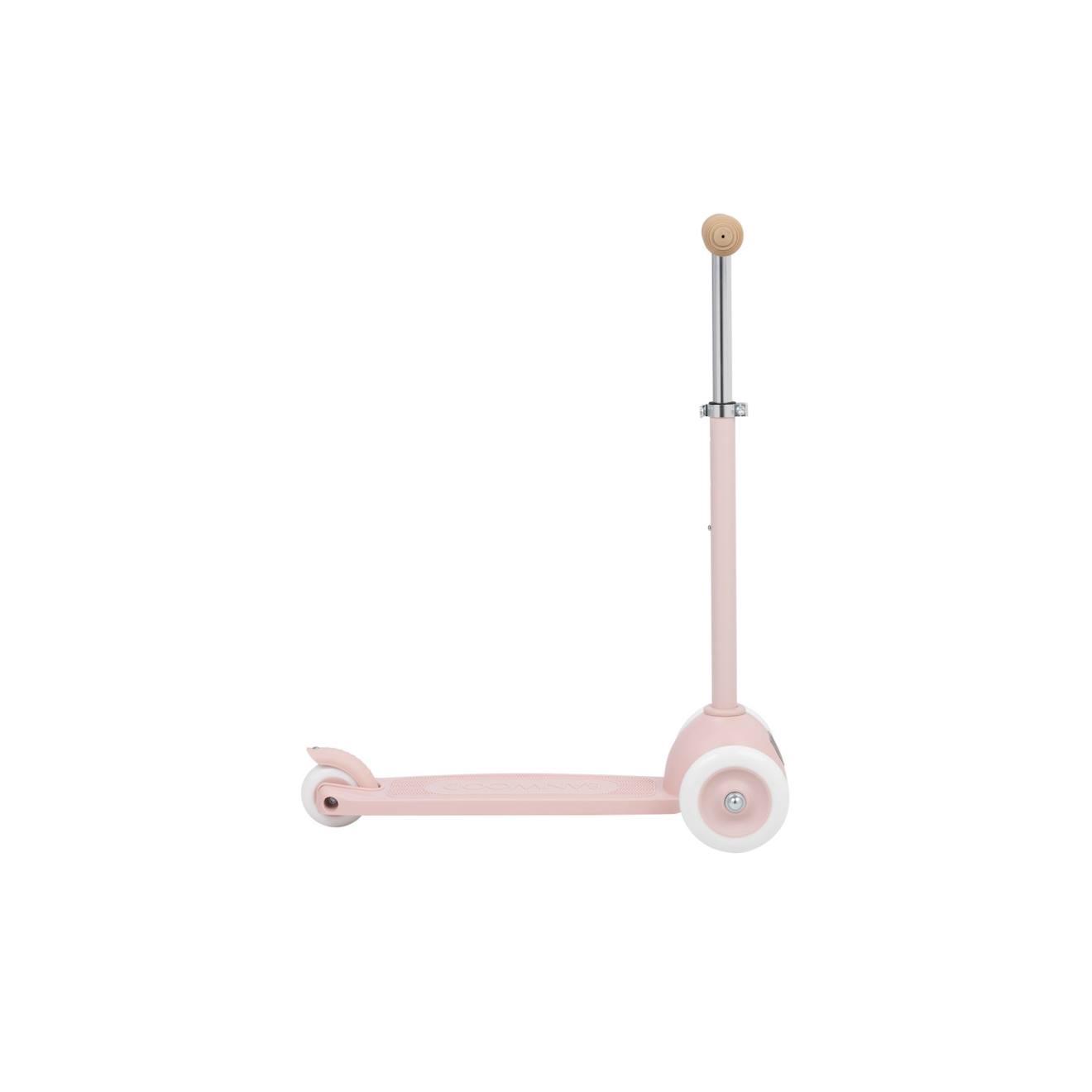 Eco scooter en plastique recyclé rose dépalé