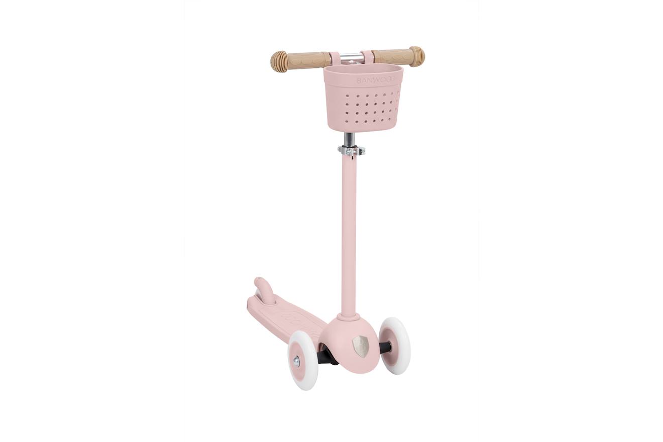 Eco scooter en plastique recyclé rose dépalé