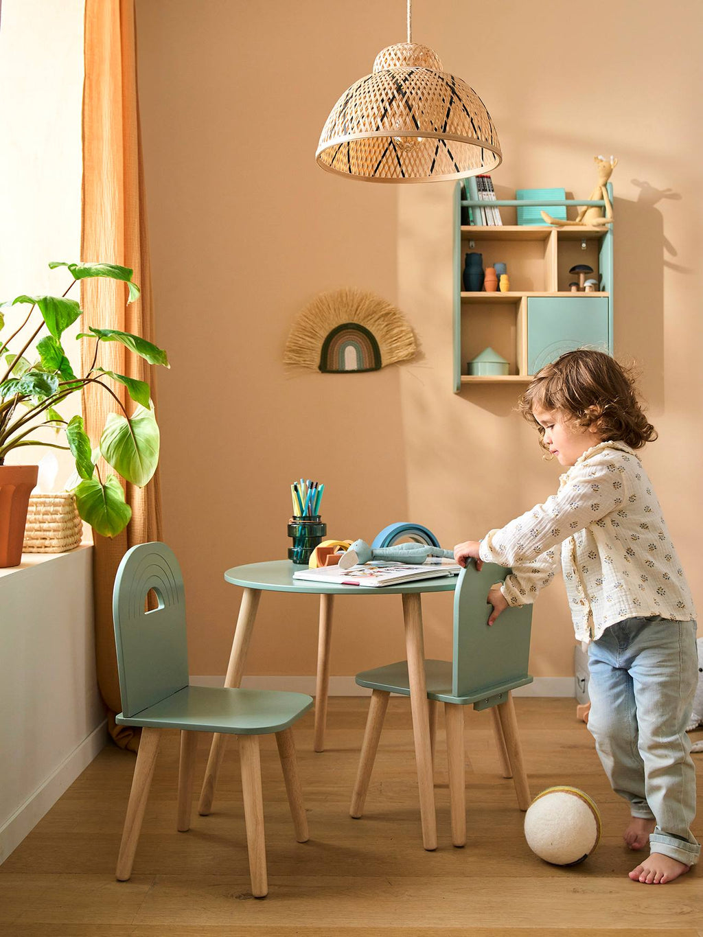 Ensemble chaises et table arc-en-ciel vert sauge