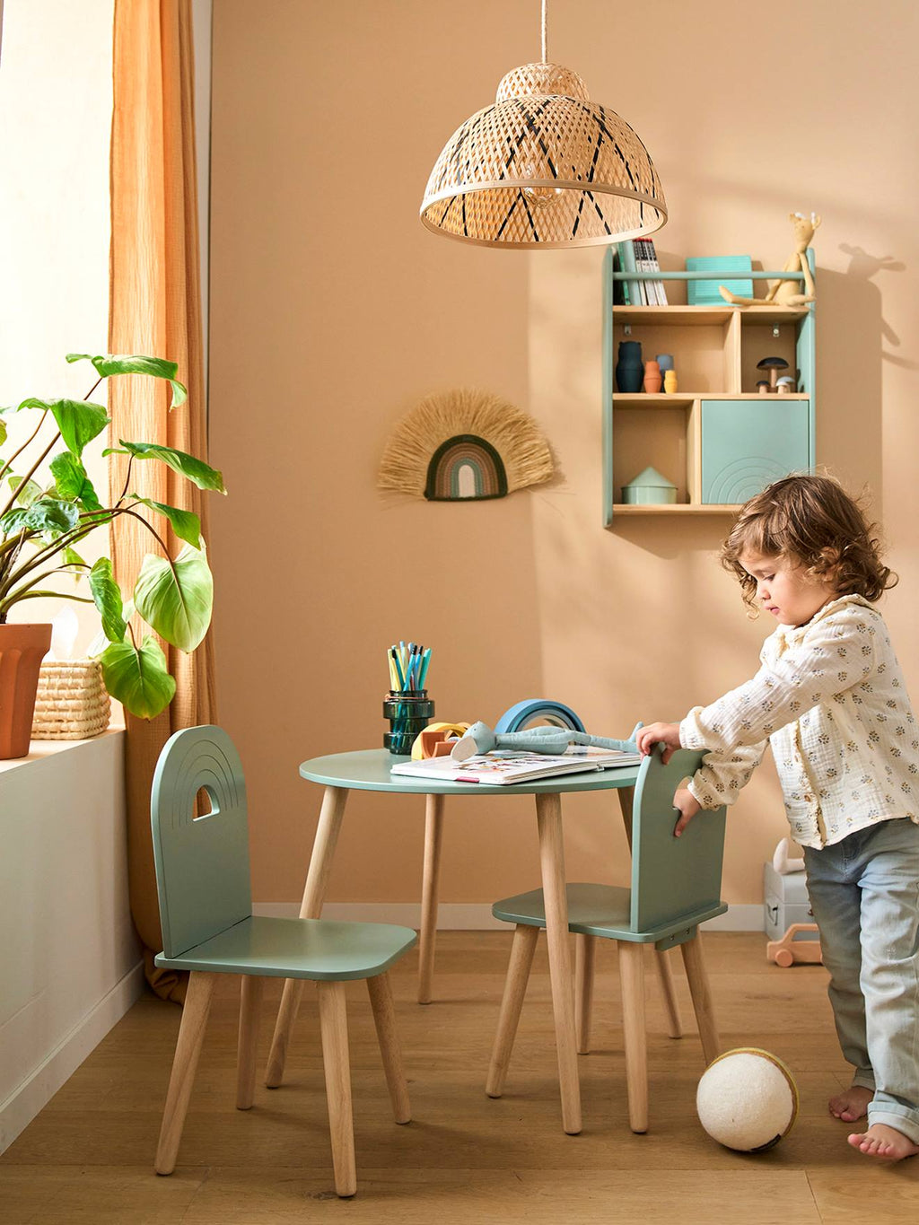 Ensemble chaises et table arc-en-ciel vert sauge