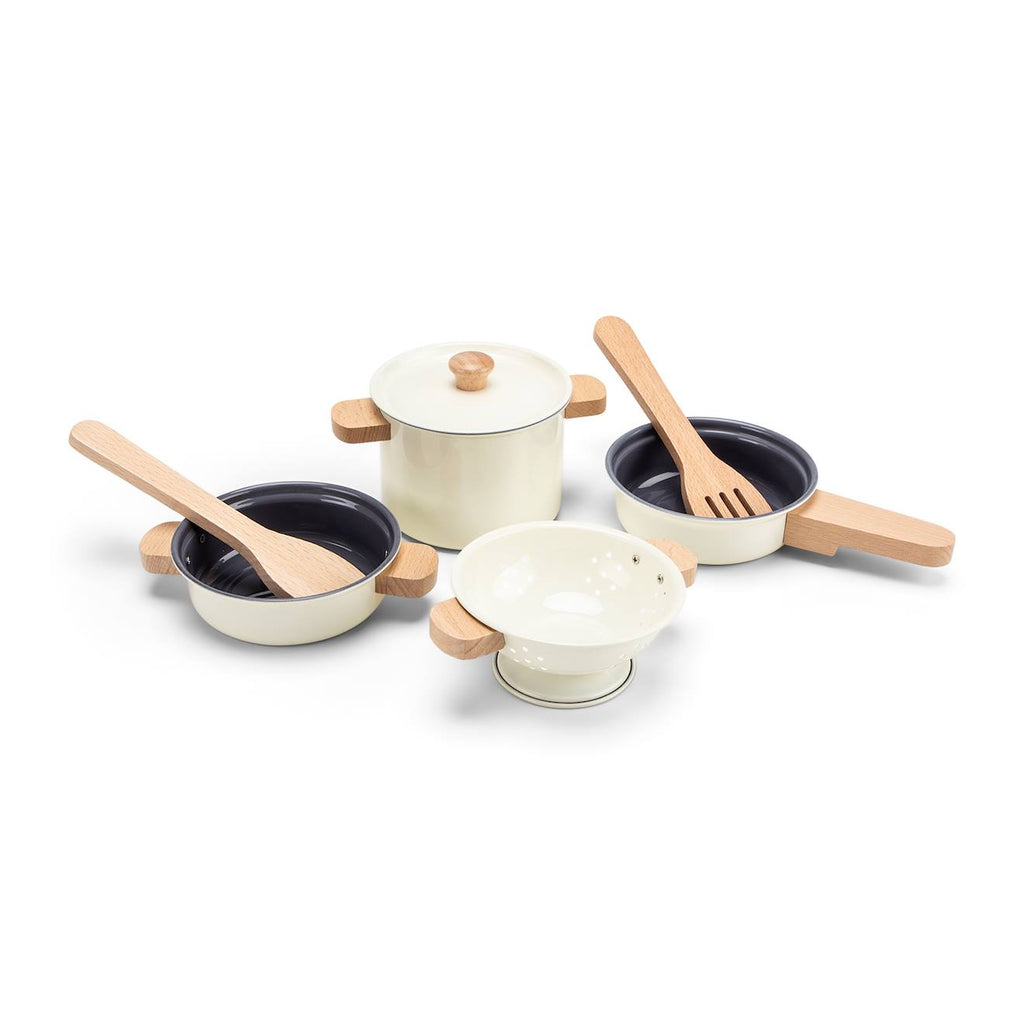 Ensemble de casseroles en métal blanc
