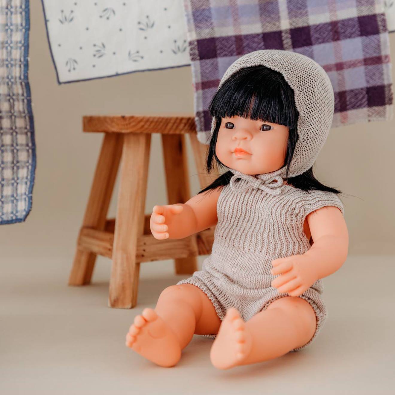 Ensemble tricoté 38cm - grenouillère et bonnet gris