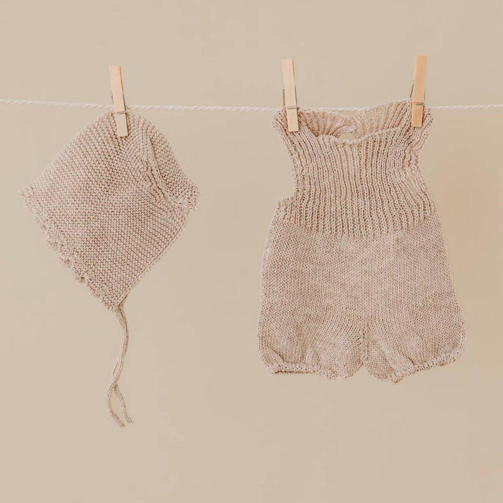 Ensemble tricoté 38cm - grenouillère et bonnet gris
