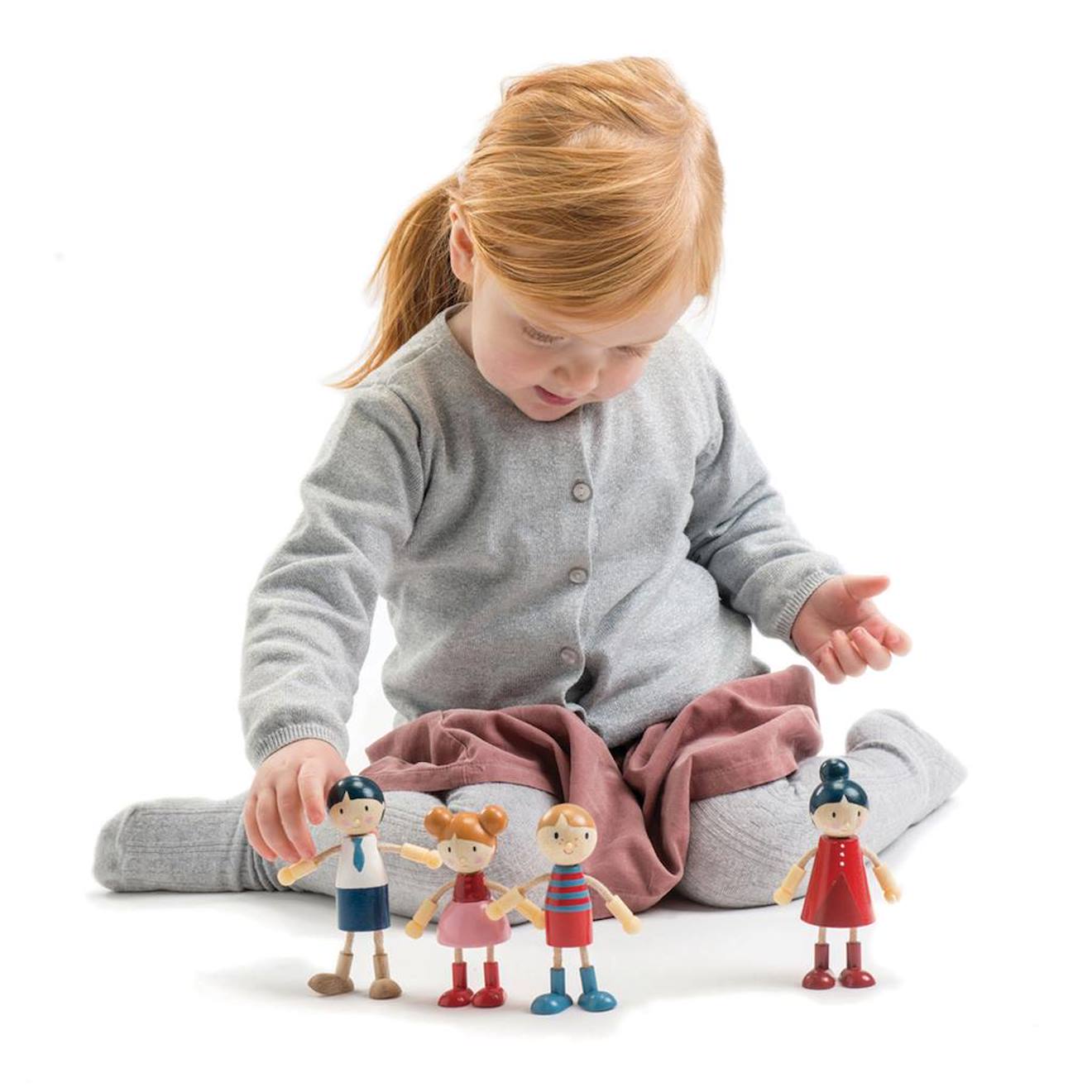 Famille de poupées beige