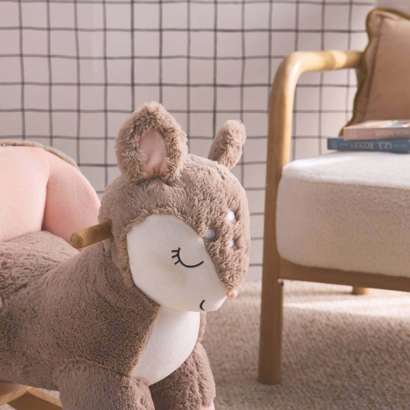 Fauteuil faon à bascule pour enfant taupe