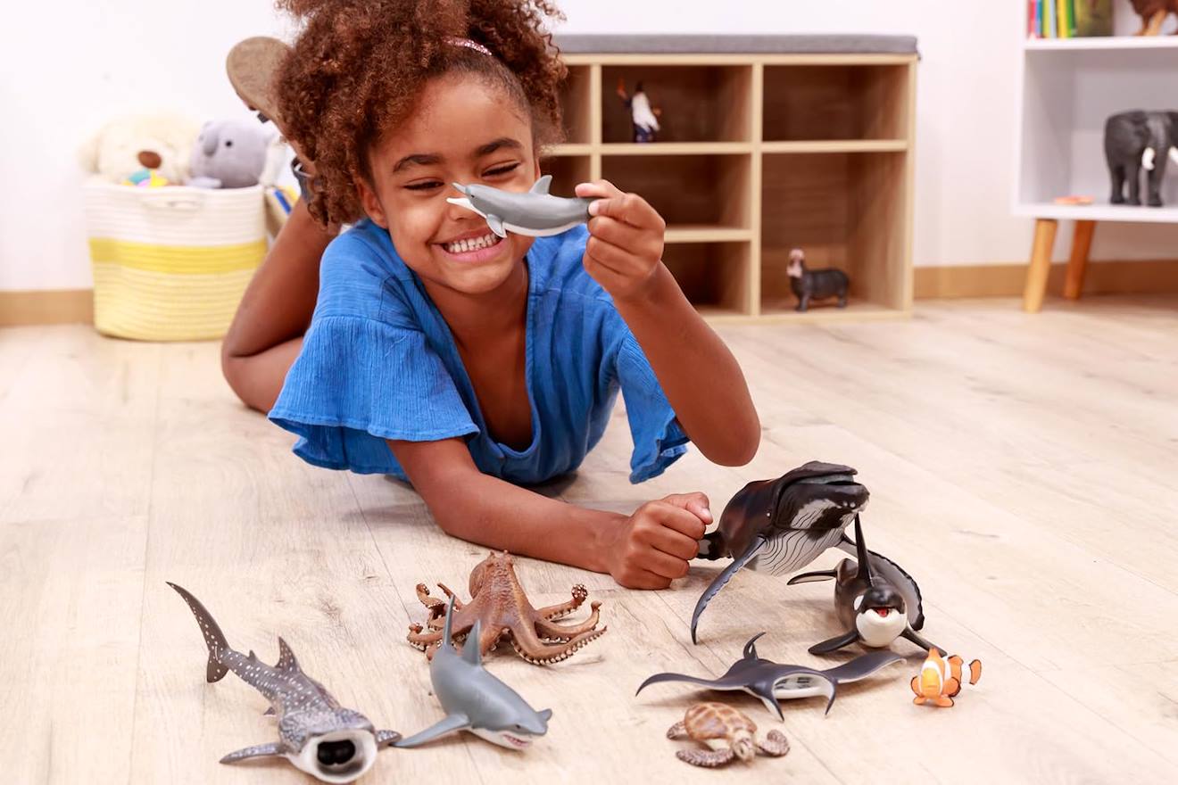 Figurine requin baleine gris