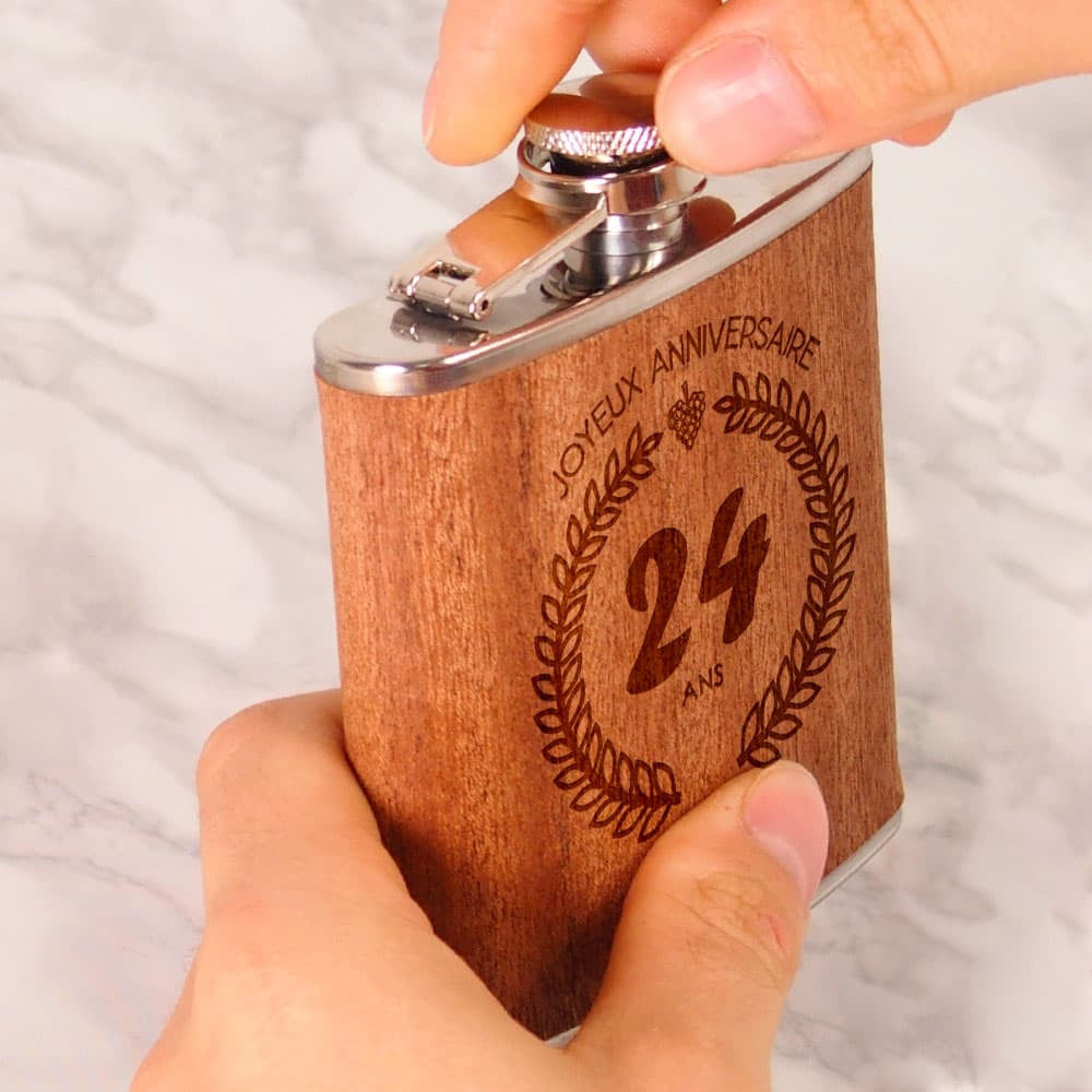 Flasque en Bois Anniversaire À Personnaliser - Flasque Personnalisée CadoMaestro