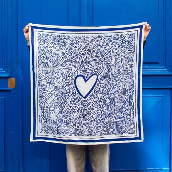 Foulard en coton illustré coeur