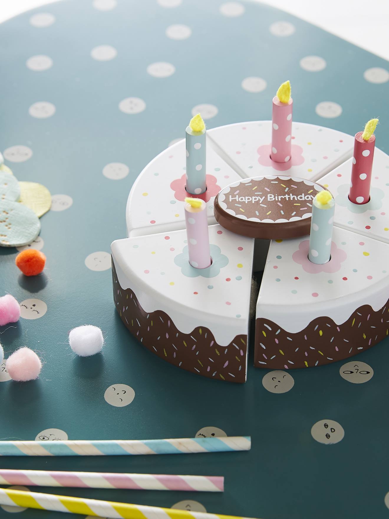 Gâteau d'anniversaire en bois FSC multicolore