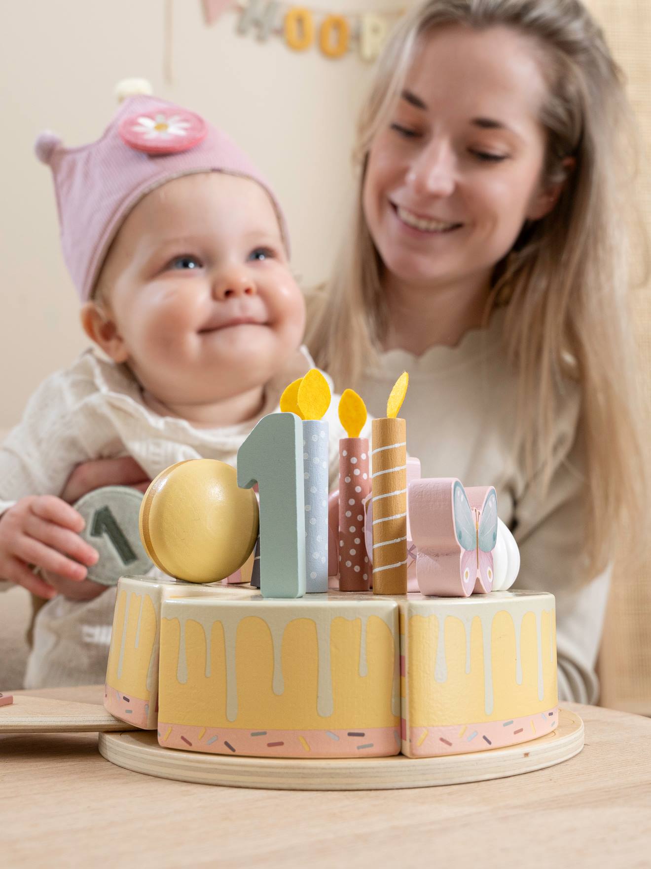 Gâteau d'anniversaire multicolore