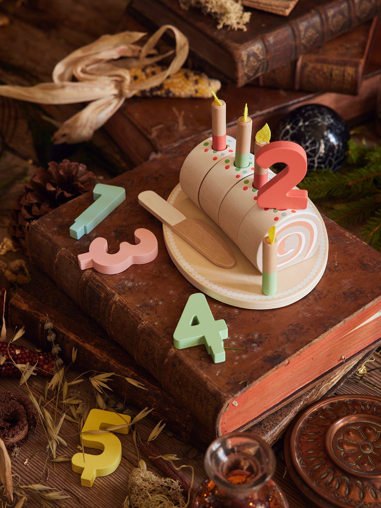 Gâteau roulé d'anniversaire en bois FSC marron