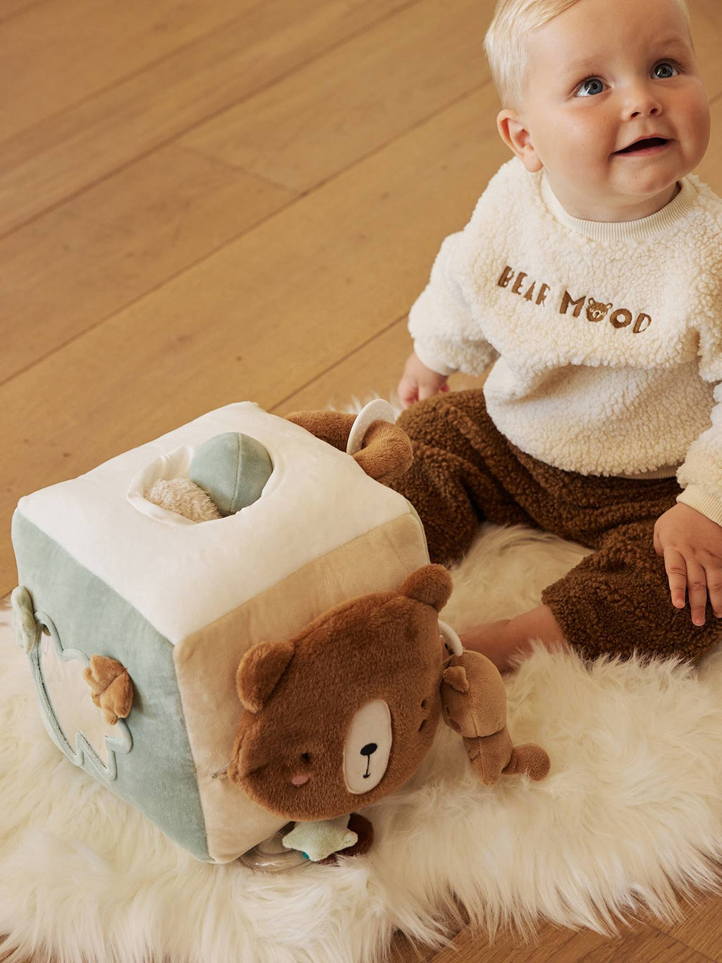 Grand cube d'activités en tissu green forest marron