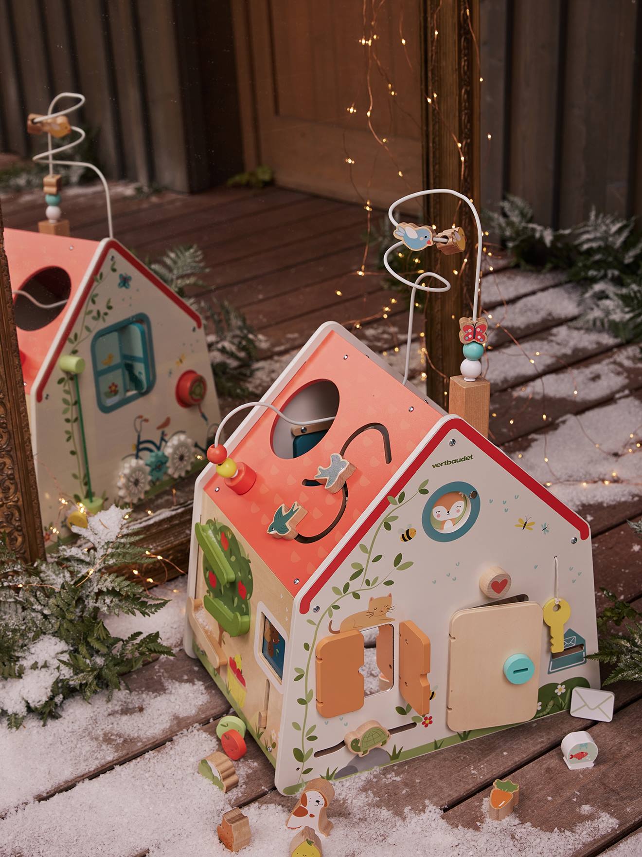 Grande maison d'activités en bois FSC bois
