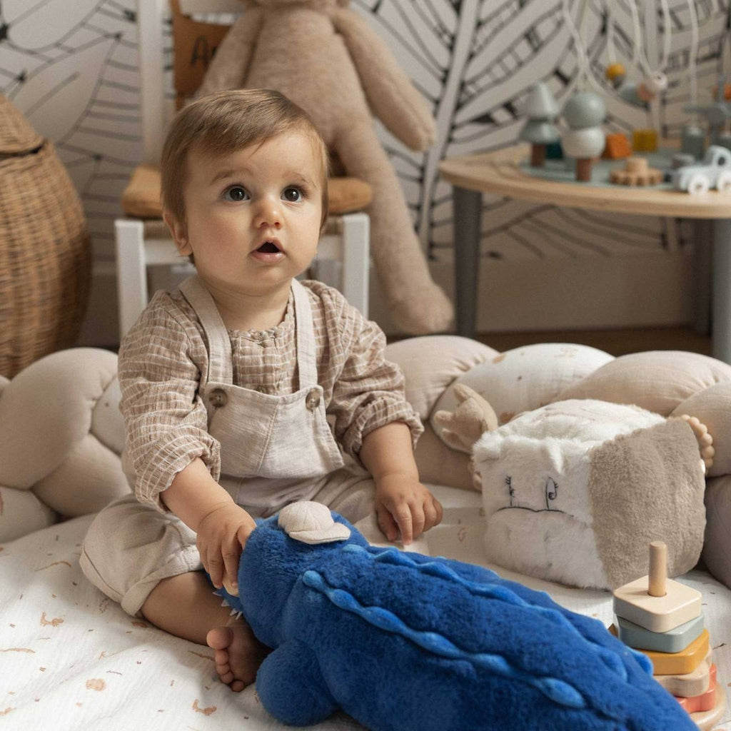 Grande peluche pour bébé - crocodile bleu