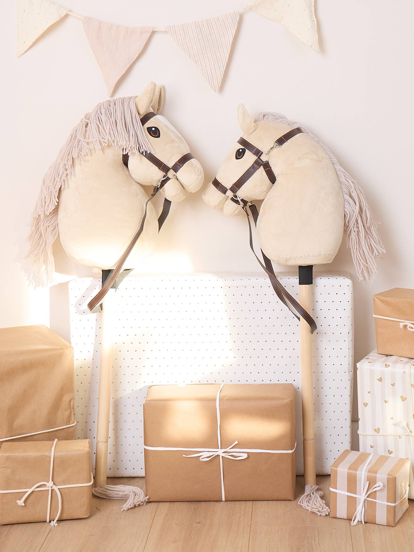 Hobby horse - cheval bâton taille s créme