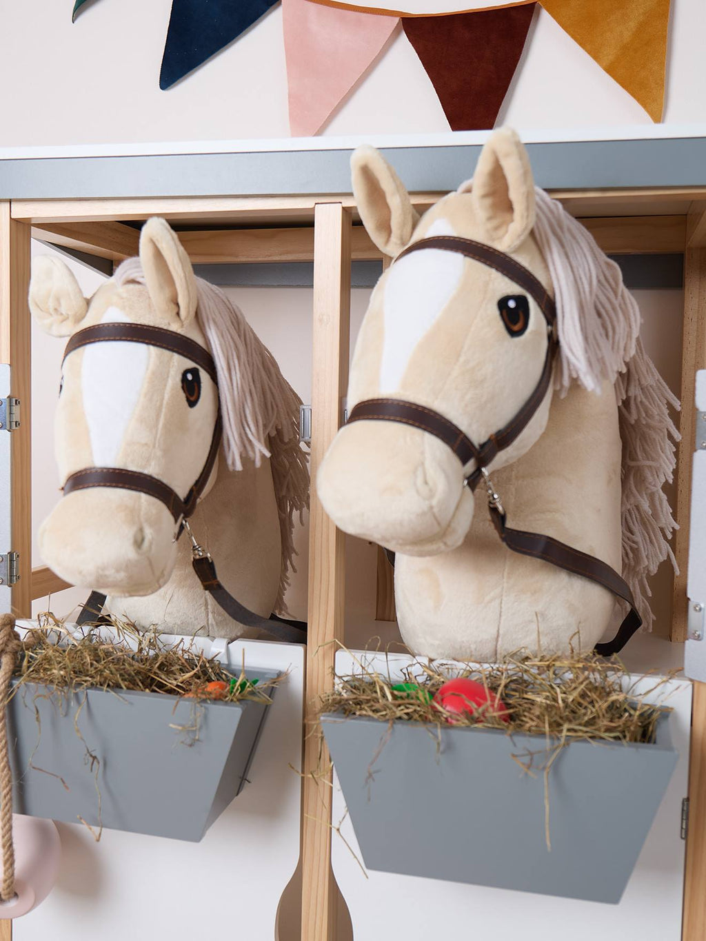 Hobby horse - cheval bâton taille s créme