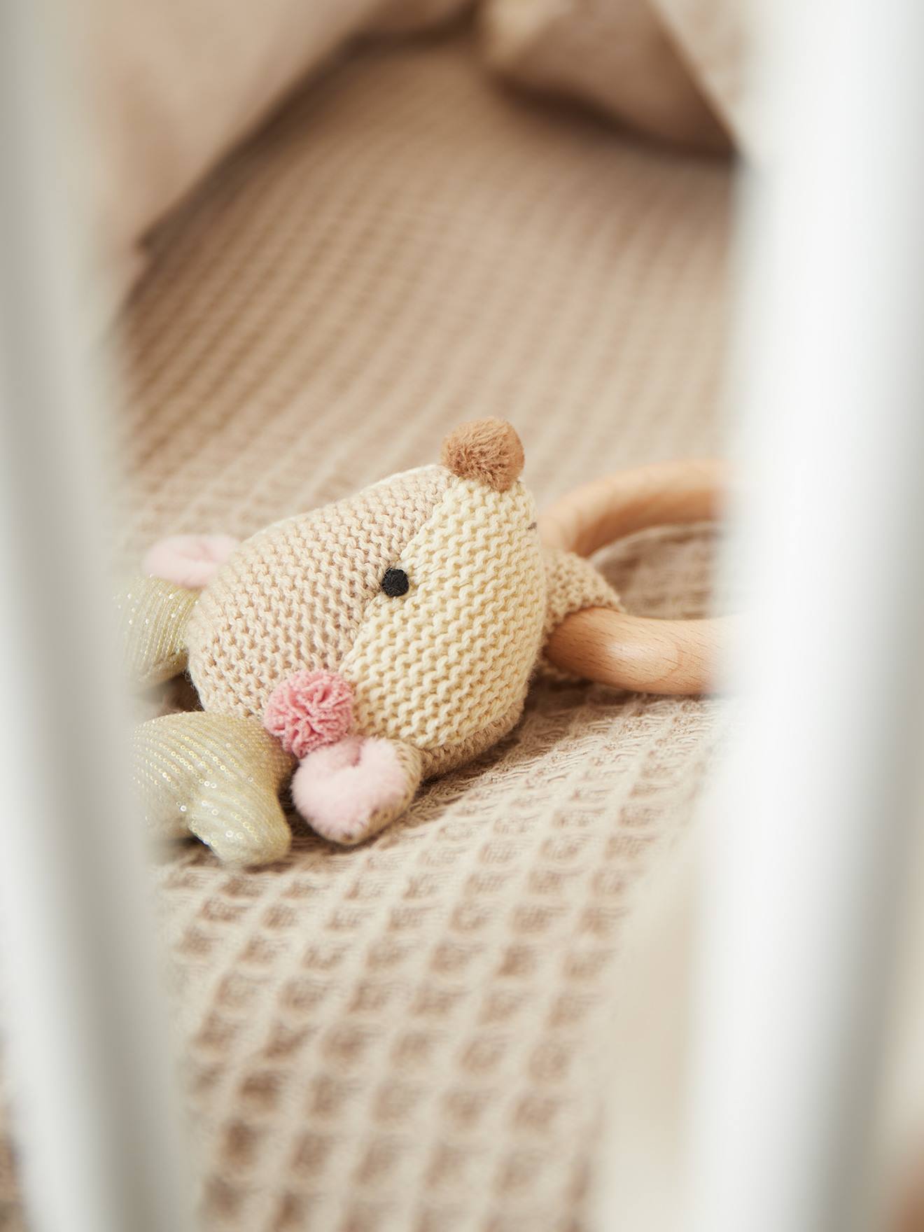 Hochet peluche faon ella, anneau dentition bois faon