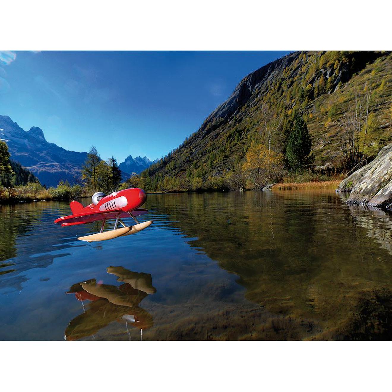 Hydravion en bois rouge