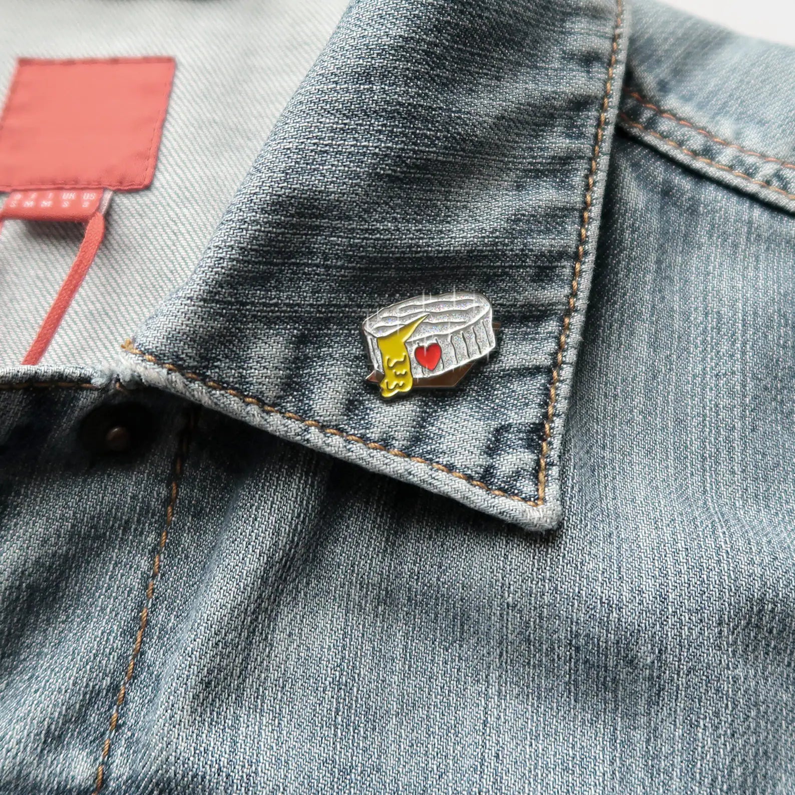 Pin’s Camembert - Pour ceux qui aiment le fromage… sans modération