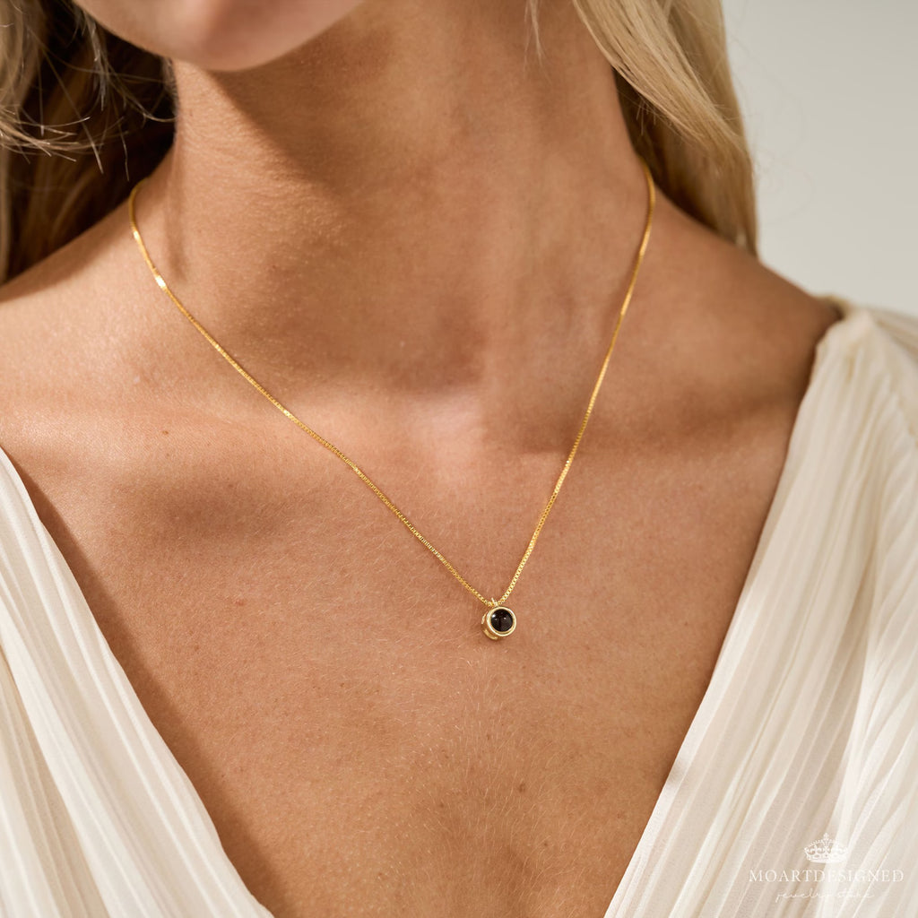 Collier photo personnalisé avec projection : le bijou qui cache un secret