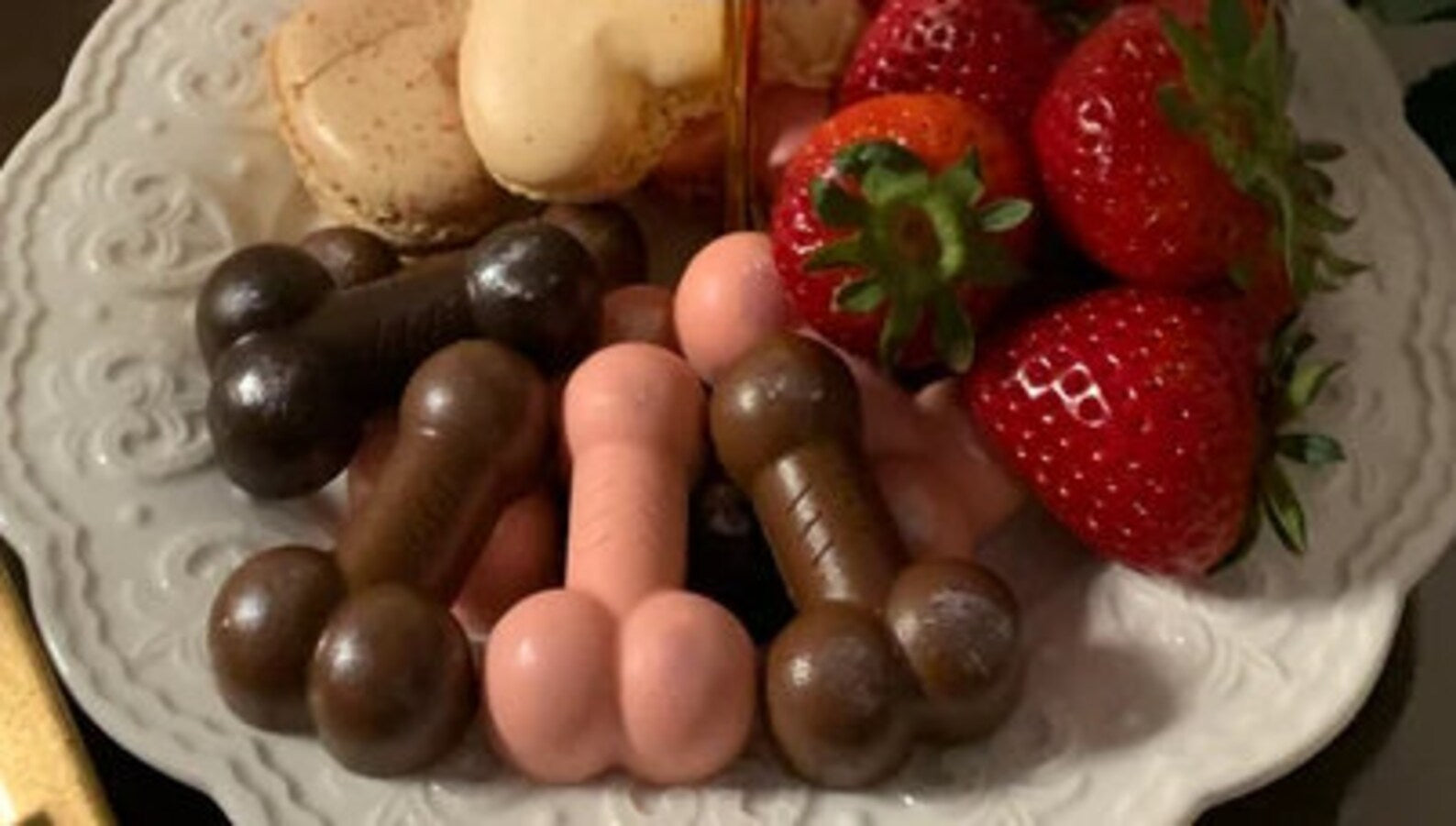 Sucettes en chocolat en forme de pénis