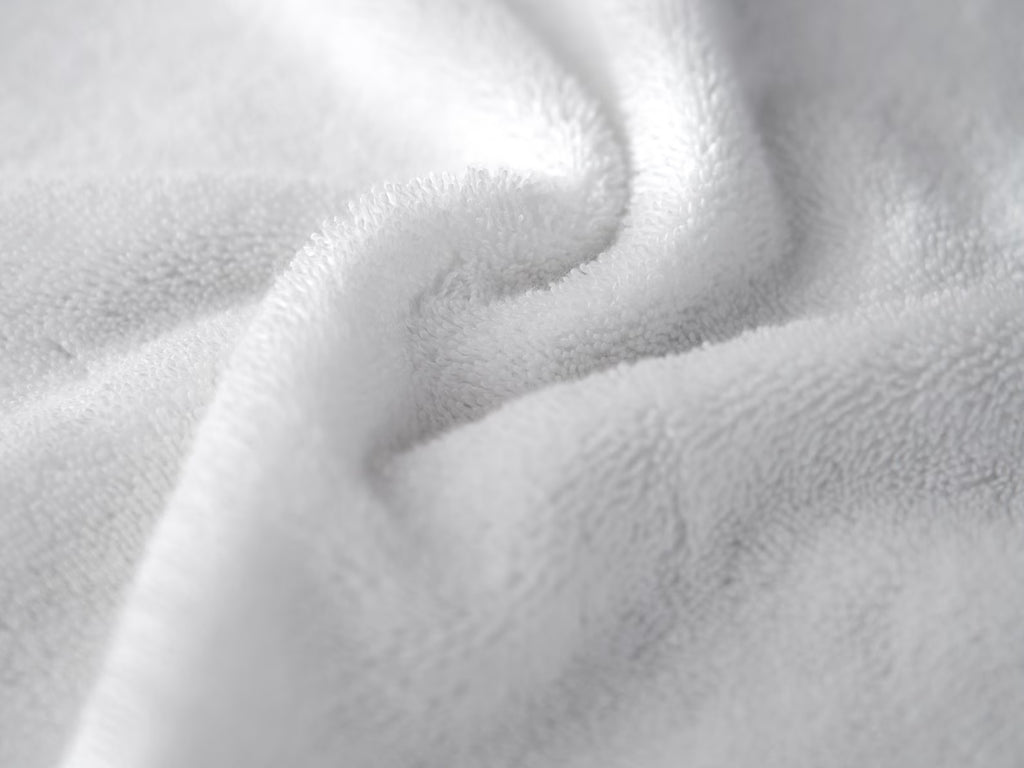 Serviette de baptême personnalisée – Broderie prénom, croix & date