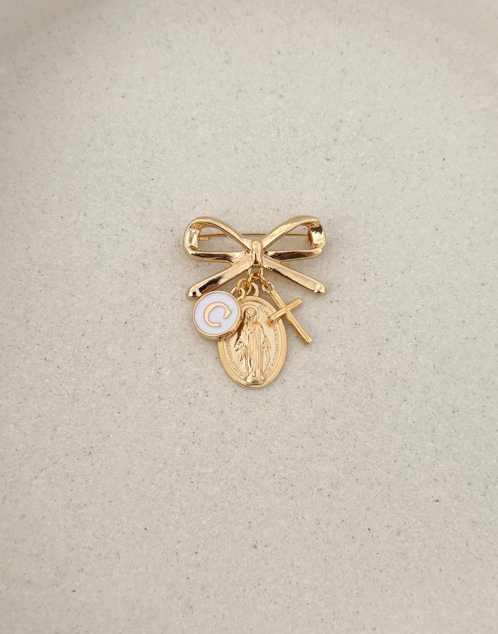 Broche de protection Vierge Marie personnalisée – Cadeau catholique pour bébé