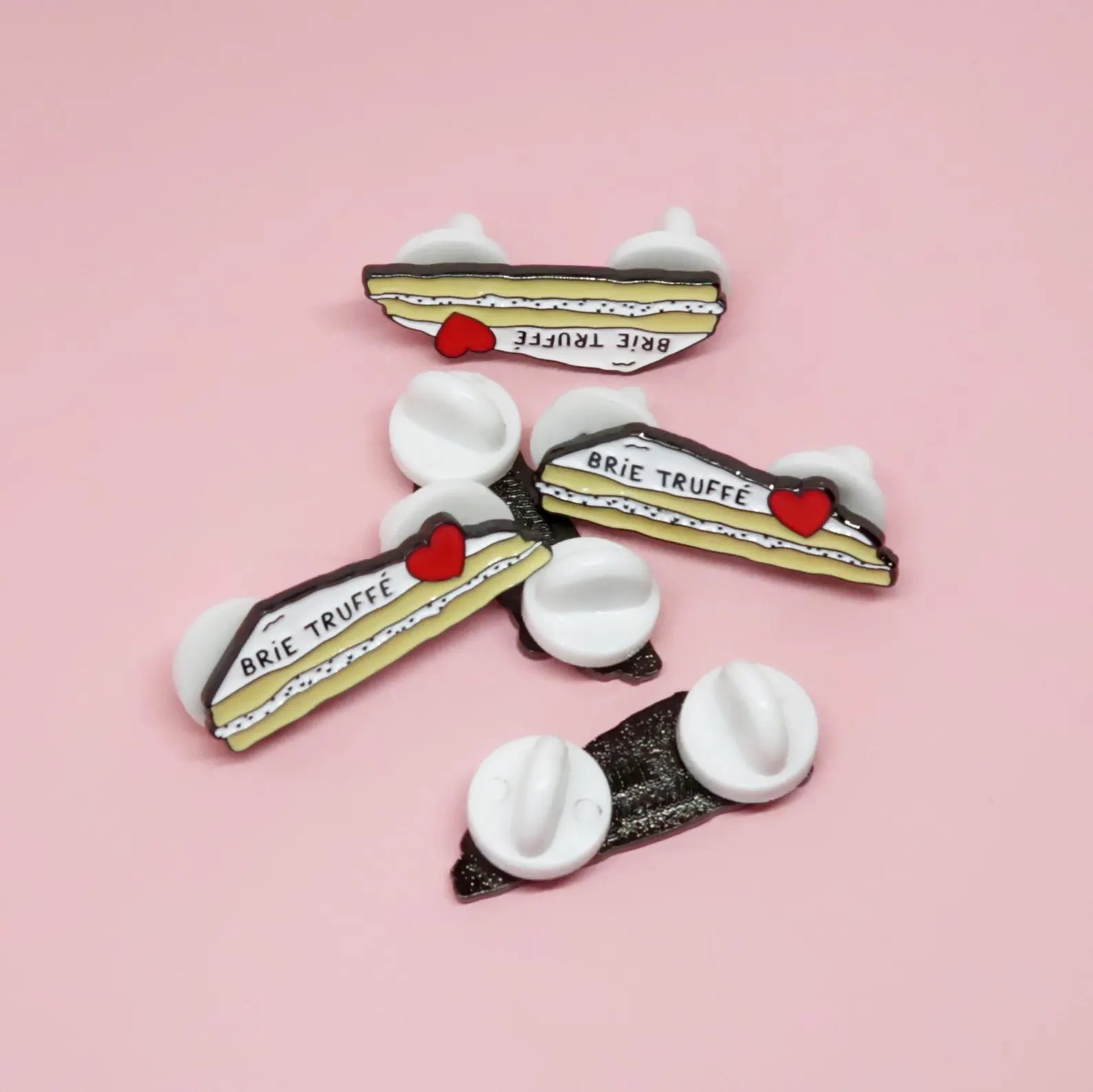 Pin’s Brie truffé - Le petit cadeau parfait pour les épicuriens