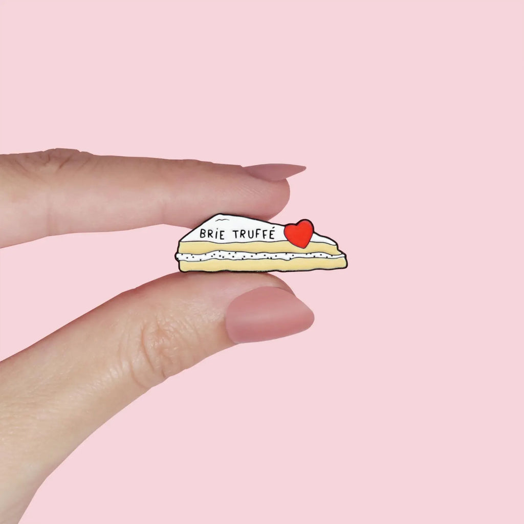 Pin’s Brie truffé - Le petit cadeau parfait pour les épicuriens