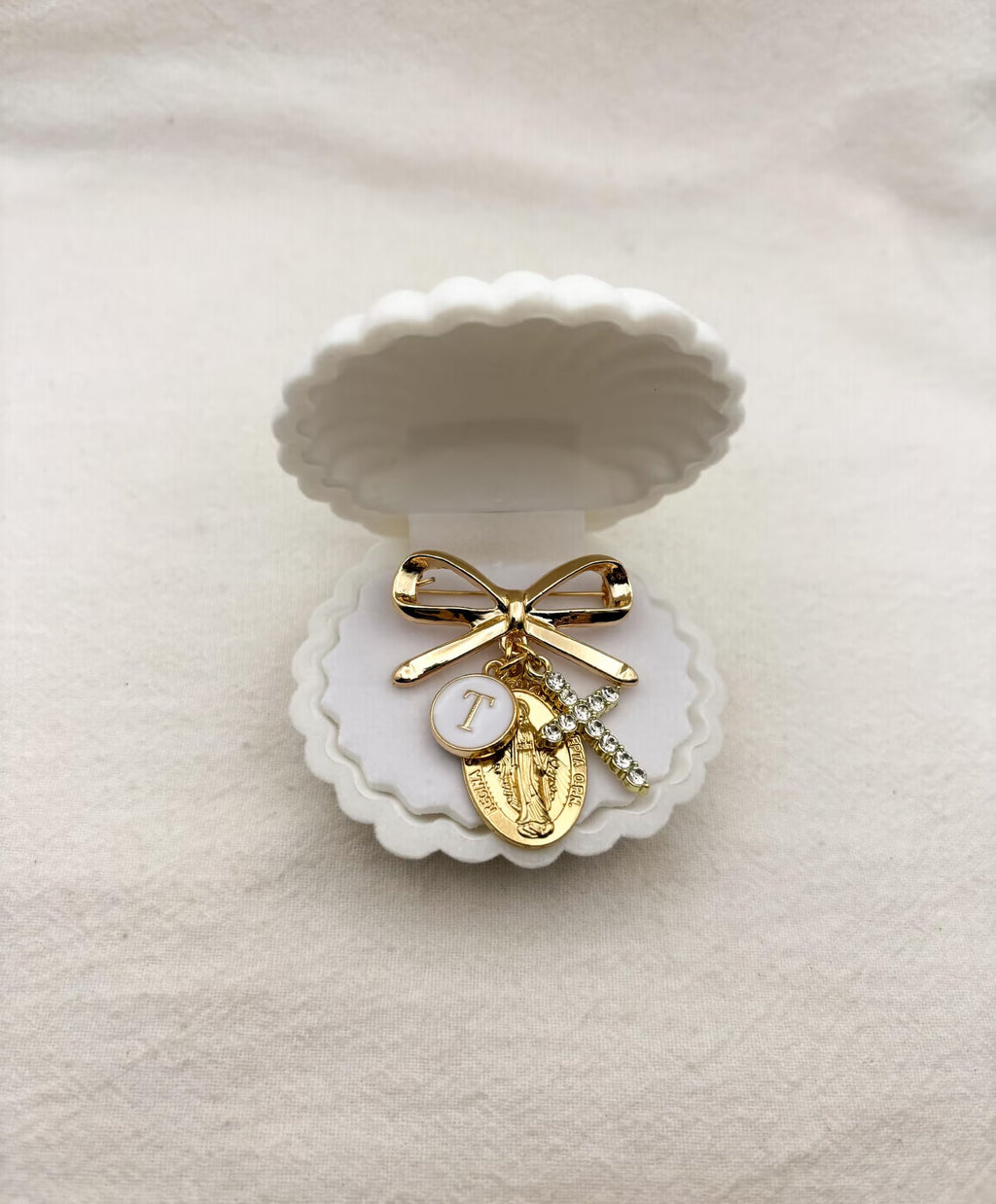 Broche de protection Vierge Marie personnalisée – Cadeau catholique pour bébé