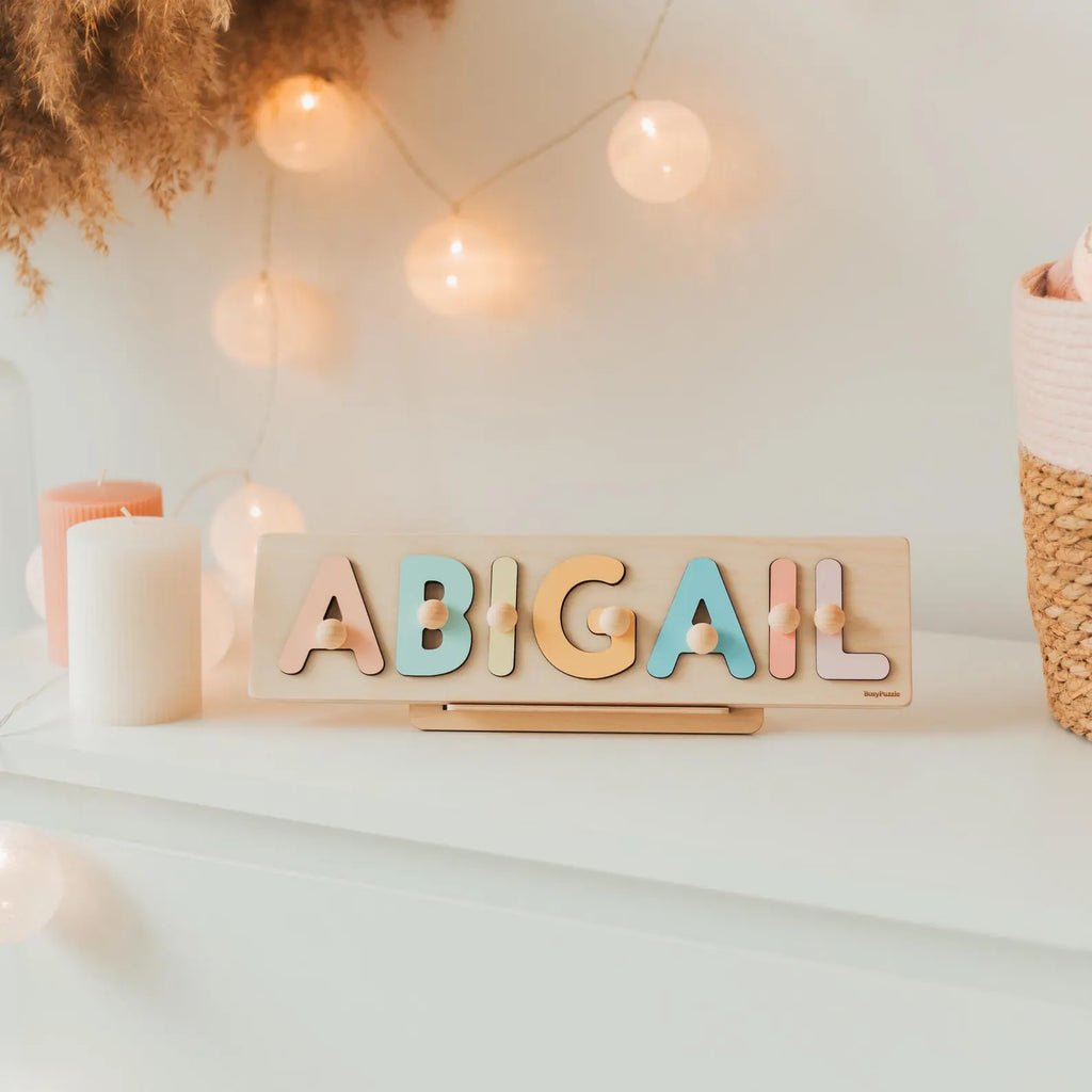 Puzzle prénom en bois personnalisé – Jouet Montessori & cadeau de naissance idéal