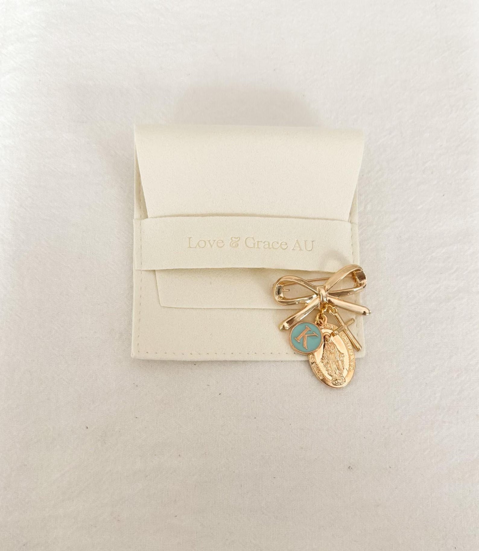 Broche de protection Vierge Marie personnalisée – Cadeau catholique pour bébé