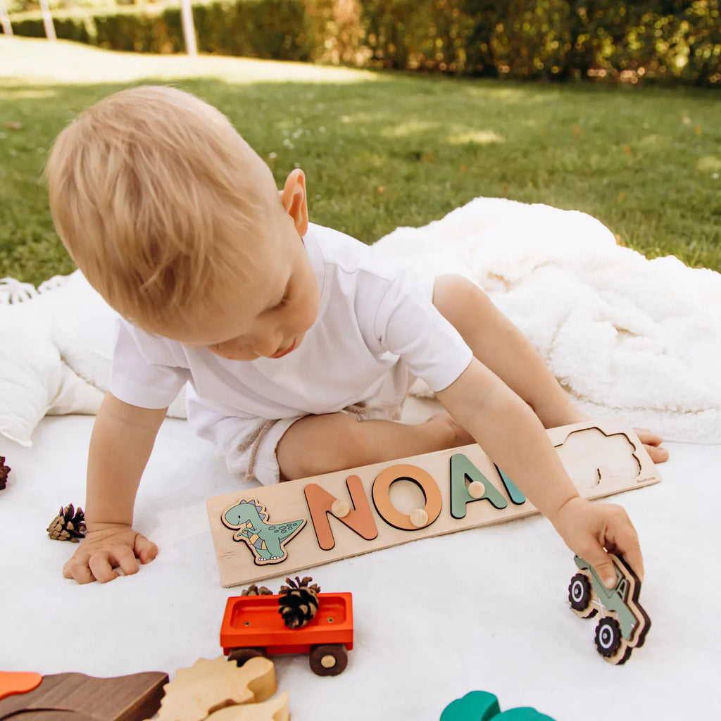 Puzzle prénom en bois personnalisé – Jouet Montessori & cadeau de naissance idéal