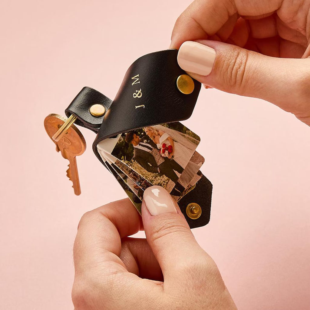 Porte-clés photo en cuir 4 images : un mini album souvenir à emporter partout