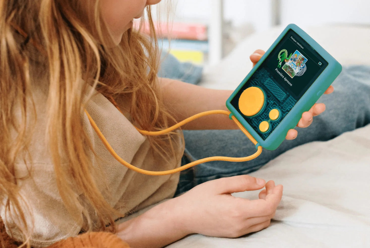 Baladeur interactif avec sa coque de protection verte FLAM - Lunii