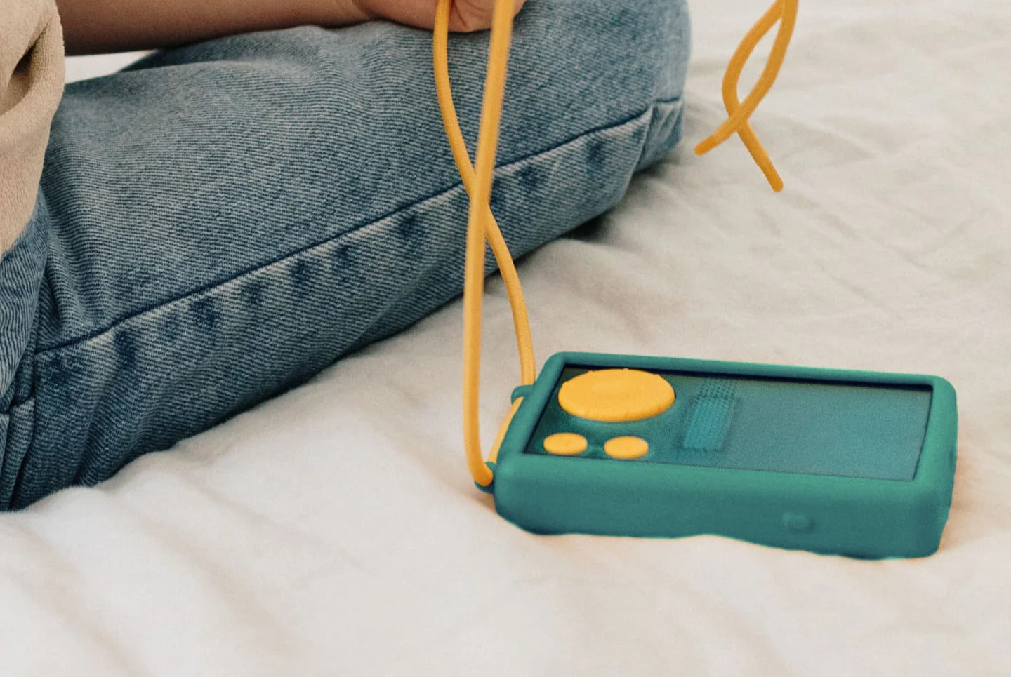 Baladeur interactif avec sa coque de protection verte FLAM - Lunii