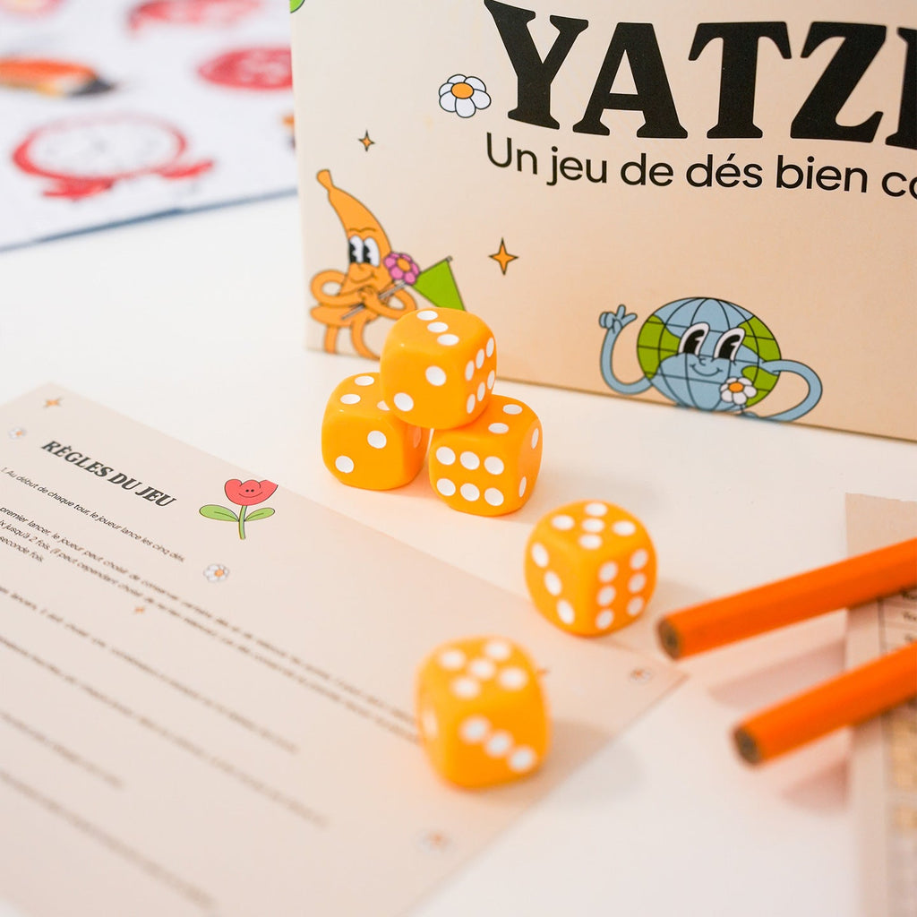 Jeu de Yam's avec dés et feuilles de score