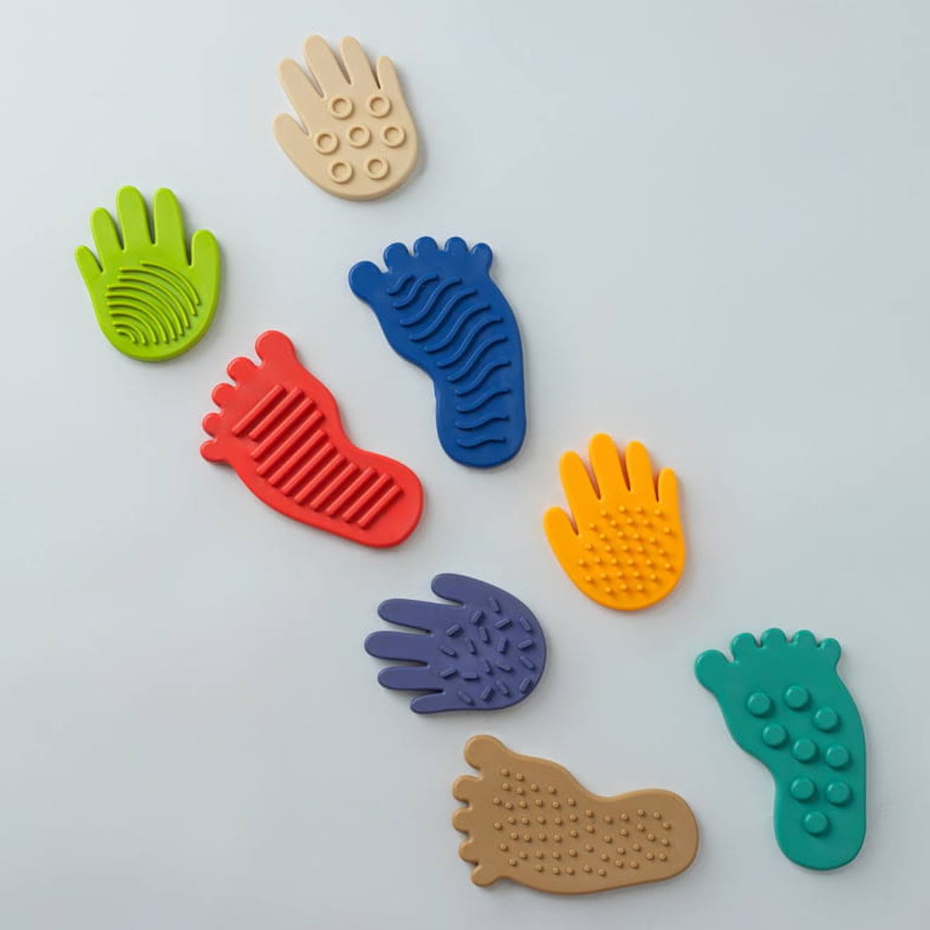 Jeu parcours sensoriel – chemin montessori empreintes pieds & mains multicolore