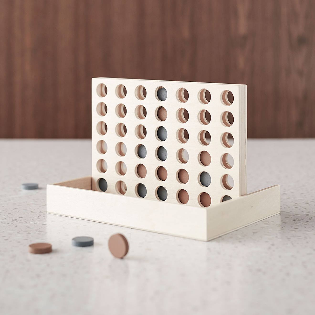 Jeu puissance 4 en bois beige, orange, bleu