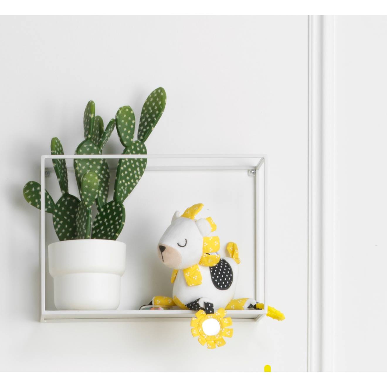 Jouet d'activités en velours - pluche et pompon blanc