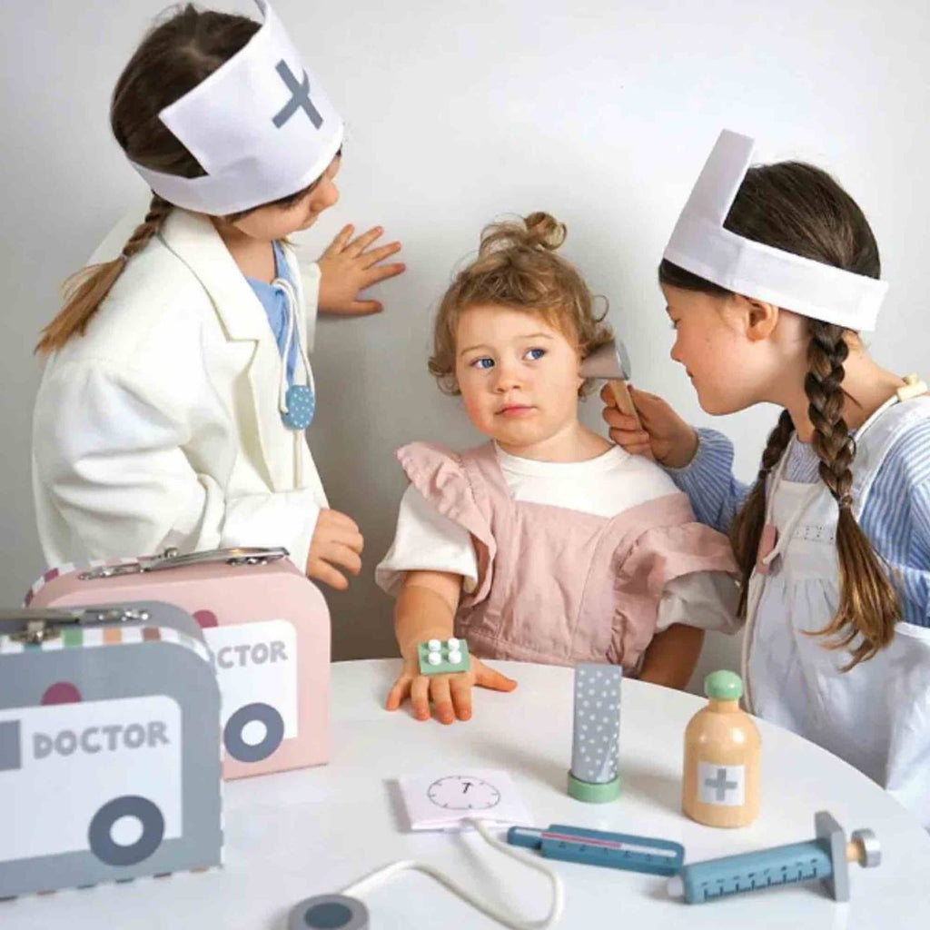 Jouet en bois - mallette de docteur gris