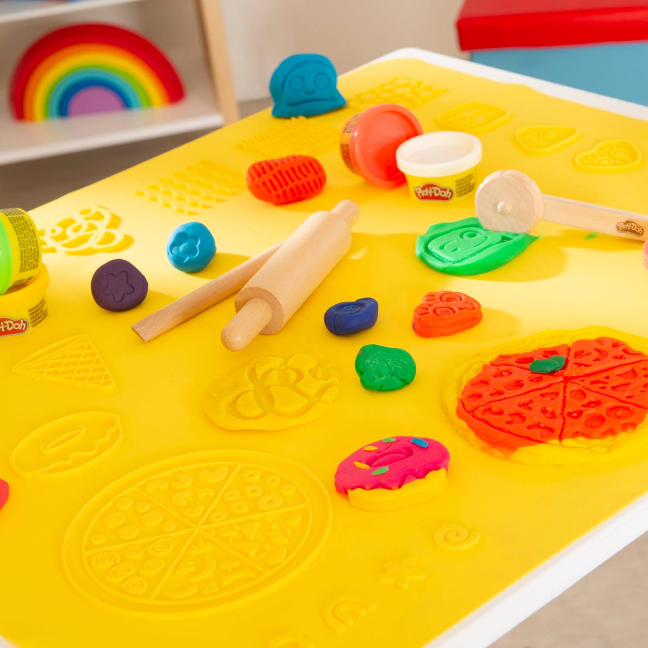Kit créatif play-doh 12 pâtes à modeler + tapis et accessoires multicolore