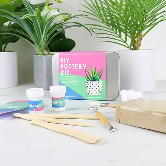 Kit DIY poterie avec argile et outils de modelage