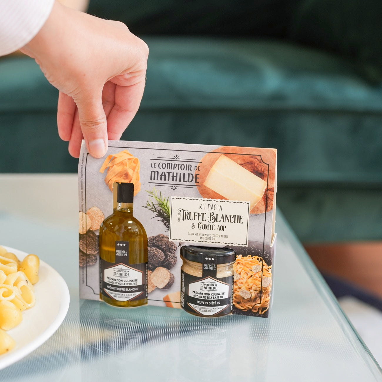 Préparation culinaire à la truffe et huile d'olive aromée